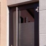 Scheibenbeschriftung mit Glasdekorfolie